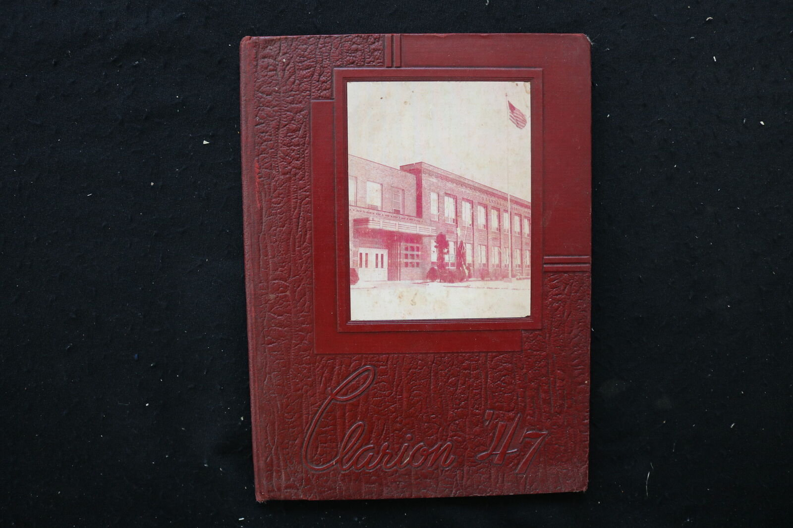 1947 THE CLARION BELVIDERE HIGH SCHOOL YEARBOOK - BELVIDERE, NEW JERSEY- YB 3434