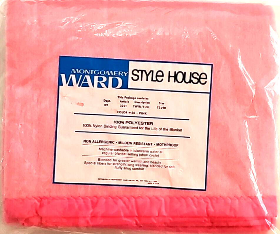 Vtg. Montgomery Ward 72 x 90 Twin/ Full  Pink Non Allergenic Polyester Blanket