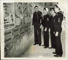 1946 Press Photo U.S. sailors look over political posters in Athens, Greece picture