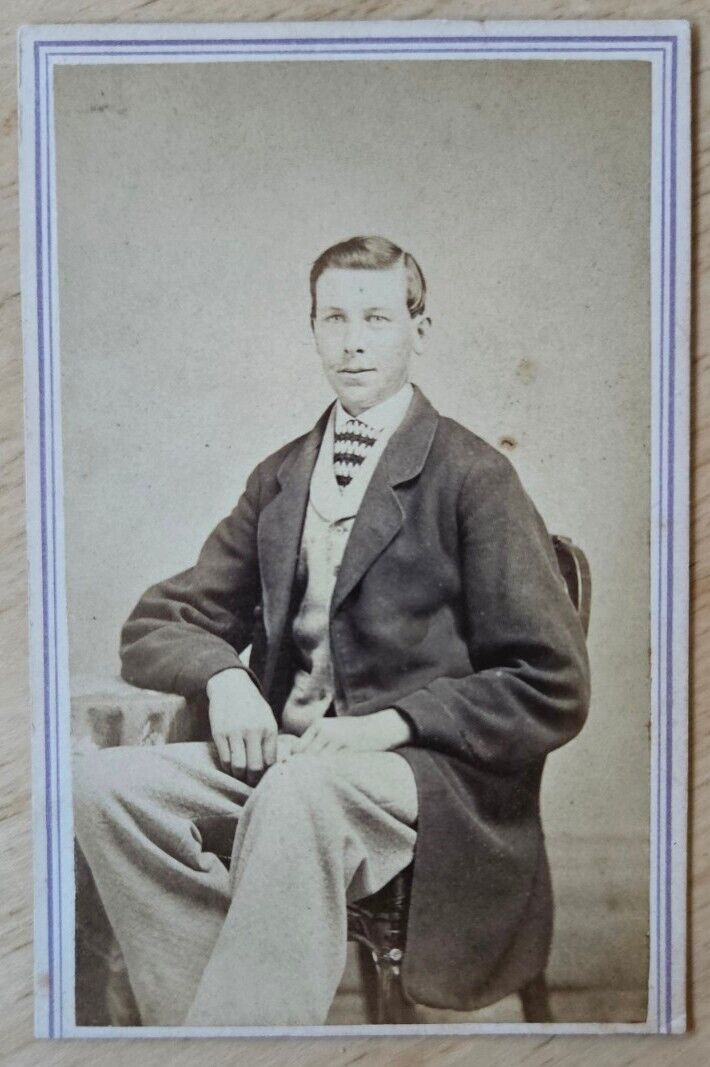 Rutland Vermont CDV Civil War era man w zig zag tie by F. Mowrey w tax stamp