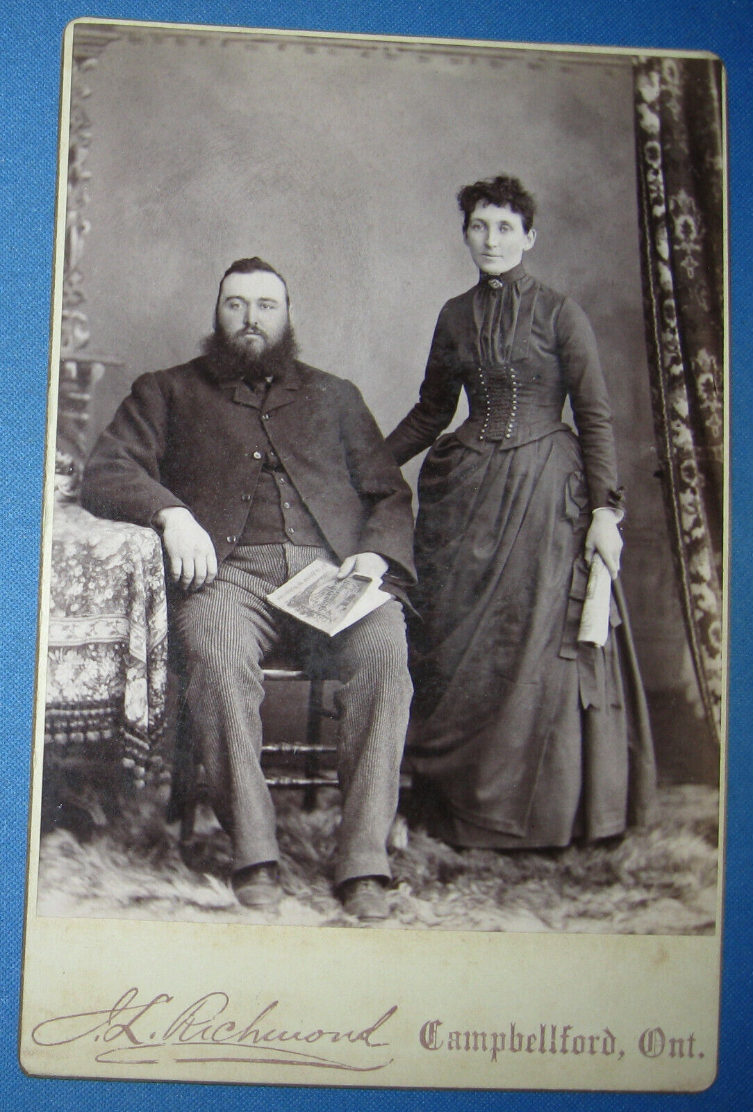 CABINET PHOTO OF MR. & MRS. MARTIN BY RICHMOND FROM CAMPBELLFORD ONTARIO CANADA