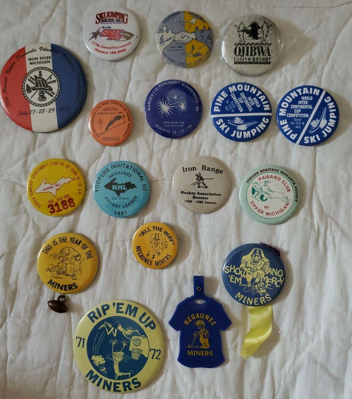 Upper Michigan Vintage Pins & a plastic School Mascot Attachment Lot Of 17 Total