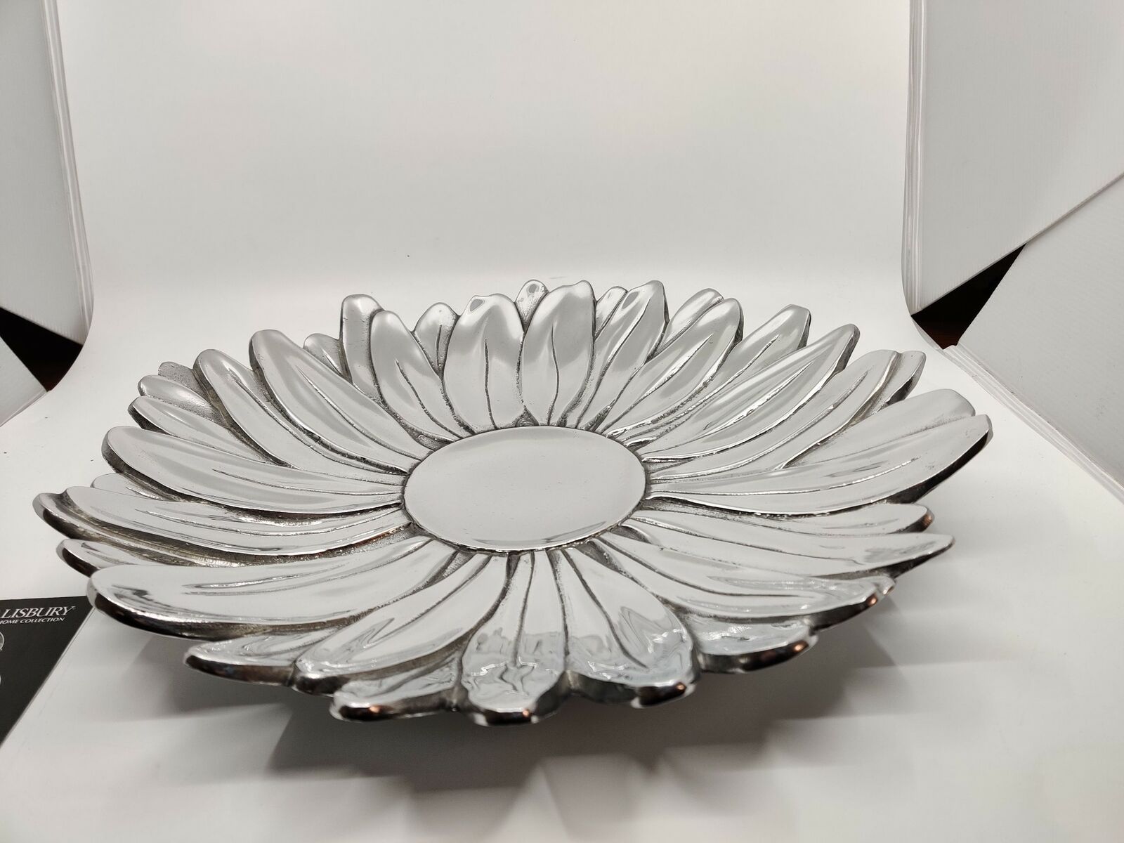 SALISBURY HOME COLLECTION PETALS LARGE TRAY FLOWER SHAPE ALUMINUM SILVER 11010