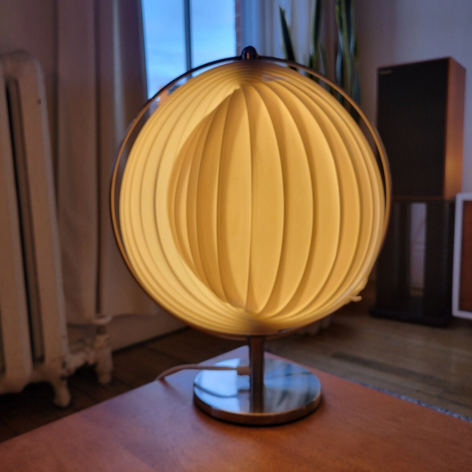 Moon Table Lamp - Panton style