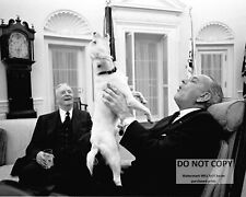 LYNDON B. JOHNSON SINGS WITH DOG YUKI IN OVAL OFFICE - 8X10 PHOTO (MW782) picture