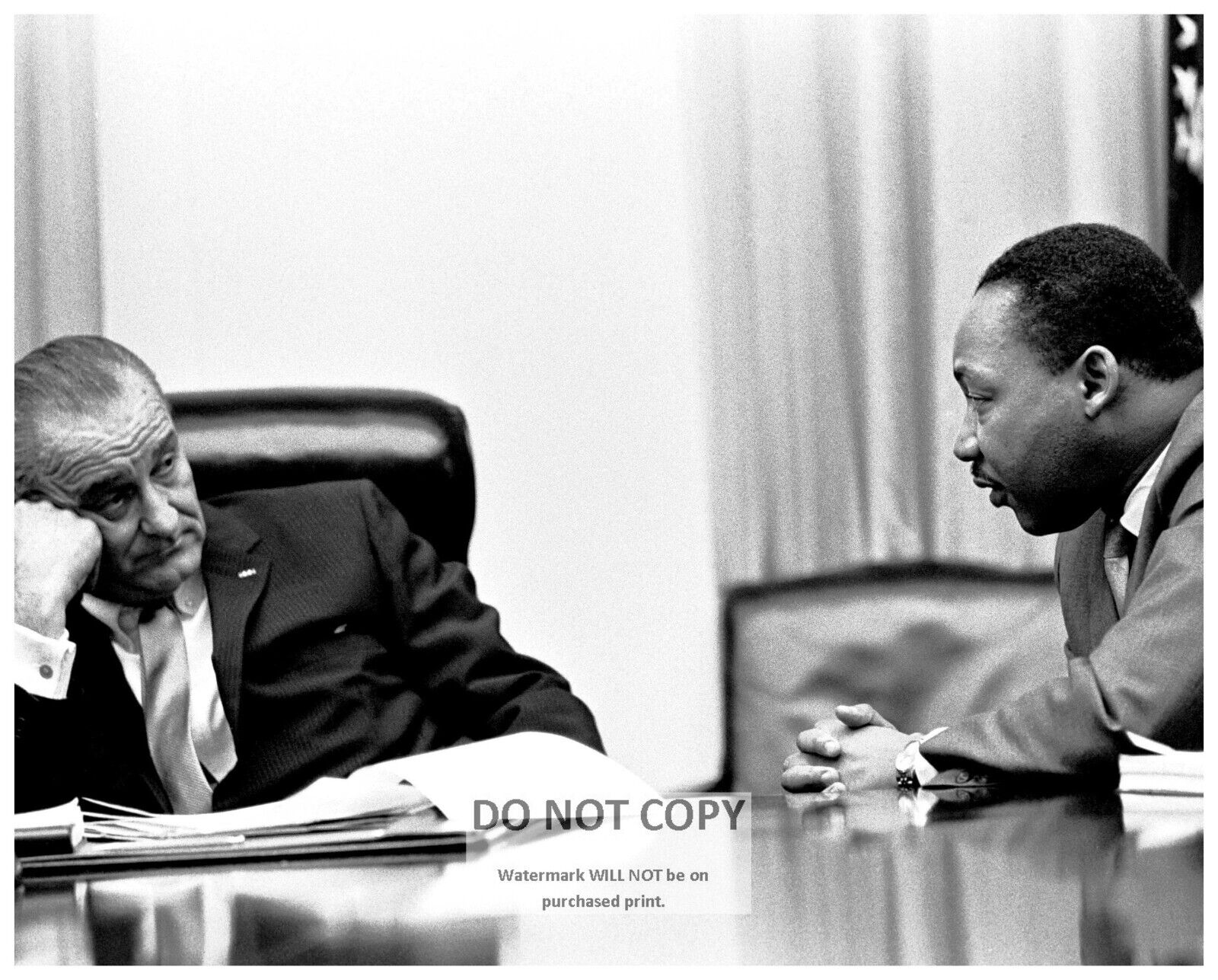 LYNDON B. JOHNSON WITH DR. MARTIN LUTHER KING, JR. IN 1966 - 8X10 PHOTO (EP-787)