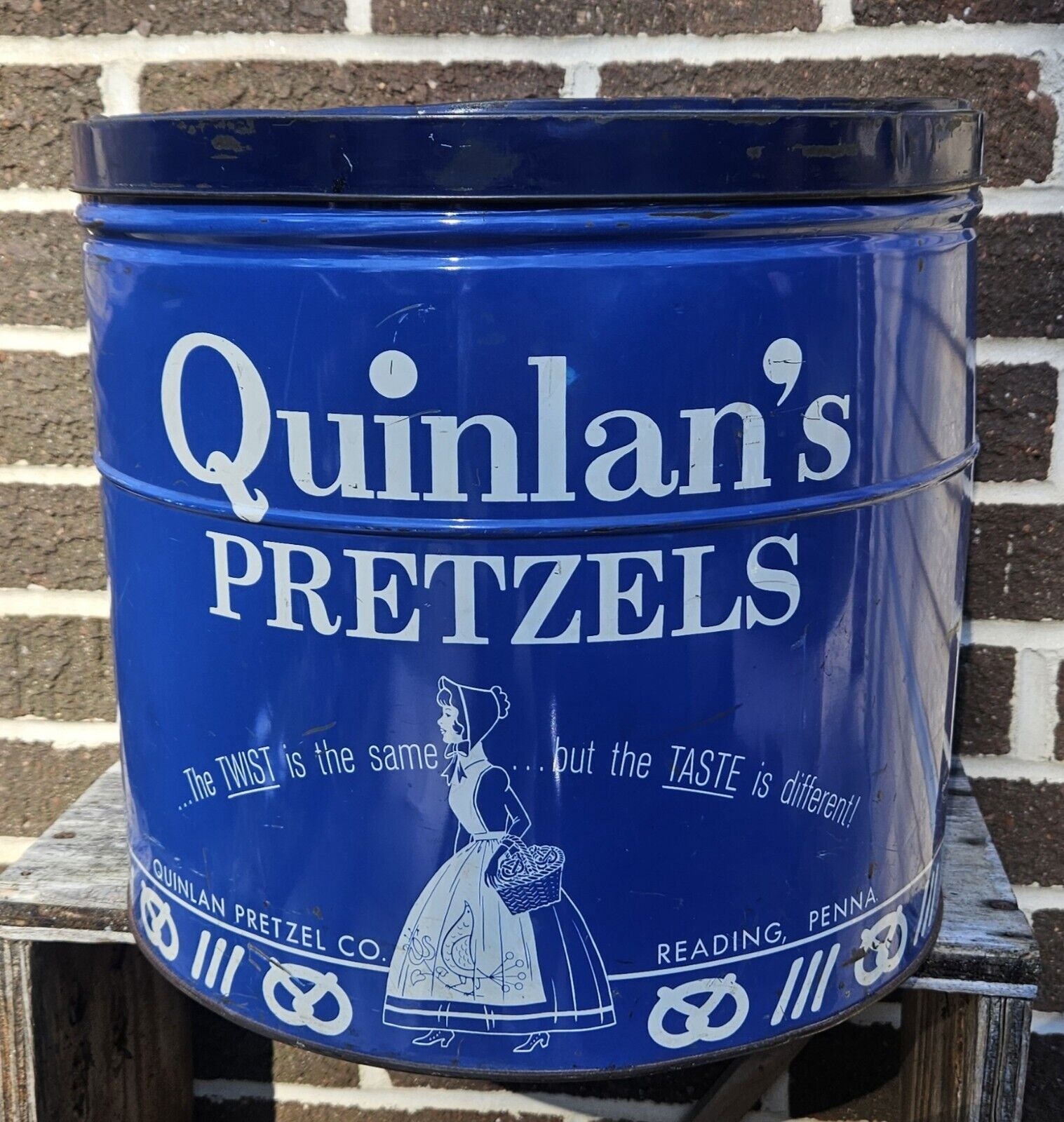 Large Vintage QUINLAN\'S Pretzels Advertising Tin Reading, PA. 