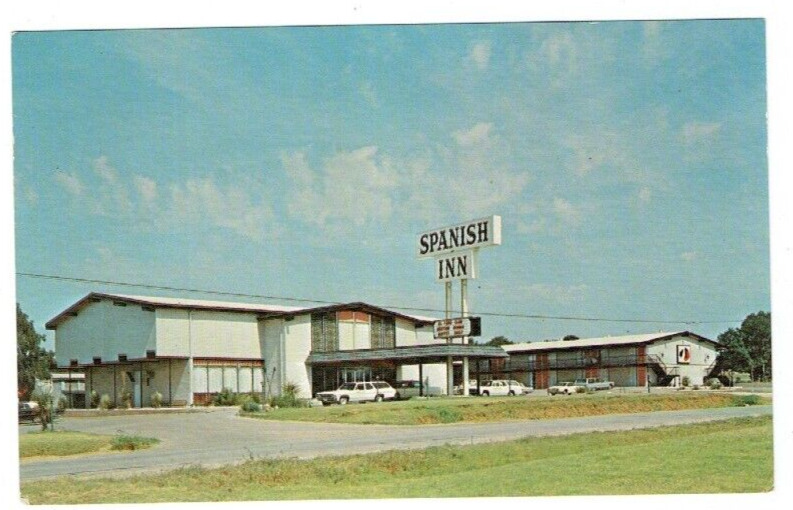 Spanish Inn at Six Flags Over Texas Arlington Texas TX Postcard Unposted Motel