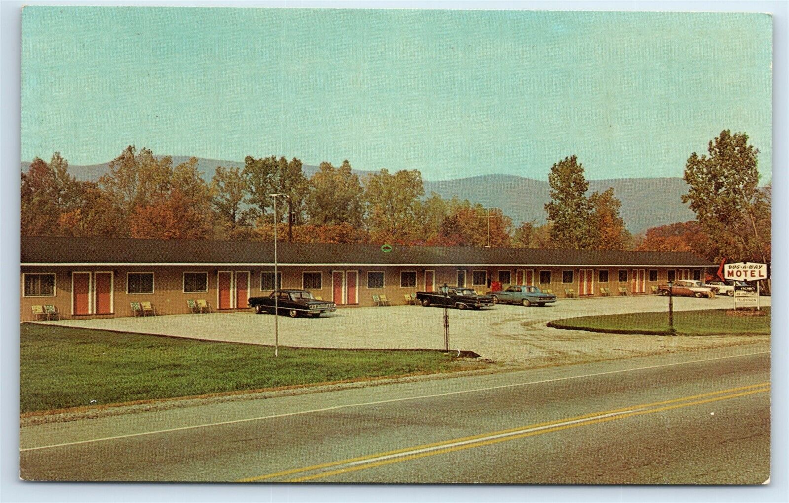 Postcard Dug-A-Way Motel, Pownal, Vermont 1960's J159