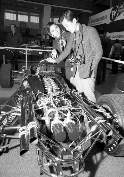 OPS Bunny girl Anne Worral with the F1 Eagle Weslake 1968 Old Photo 3