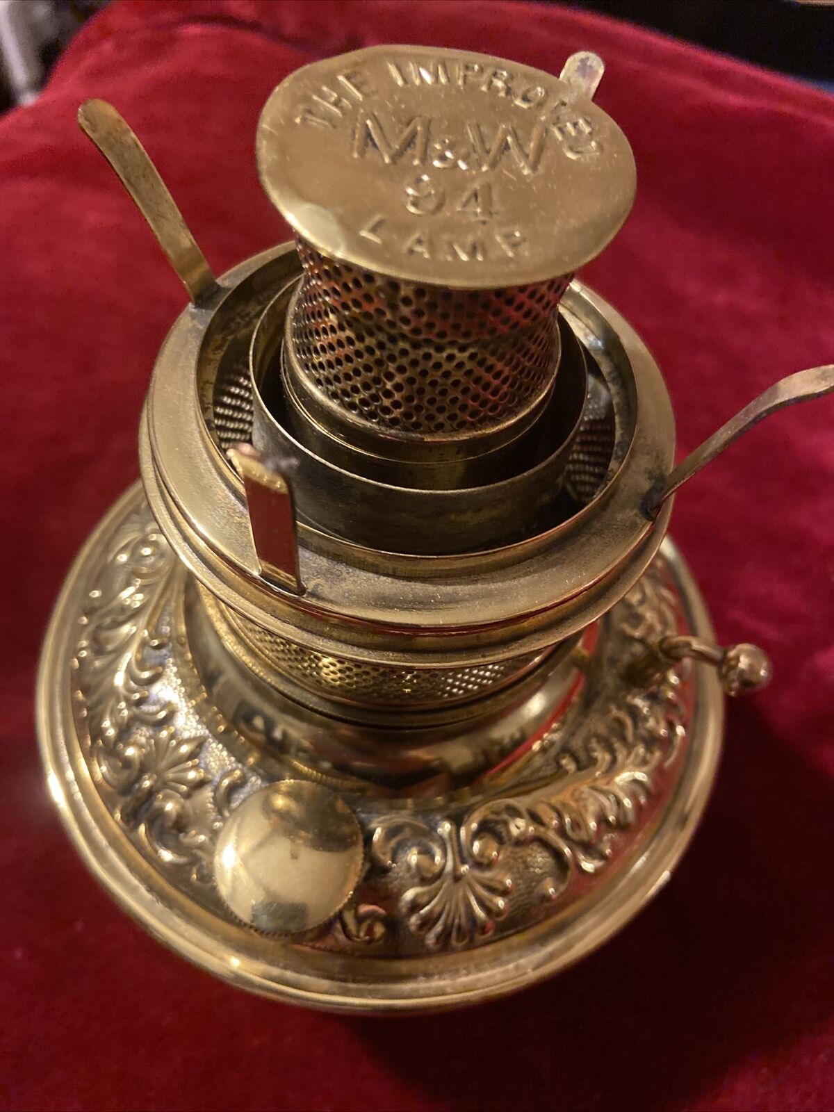 Beautiful Matthews&Willard #94 Polished Brass Banquet Oil Lamp Font Insert Shell