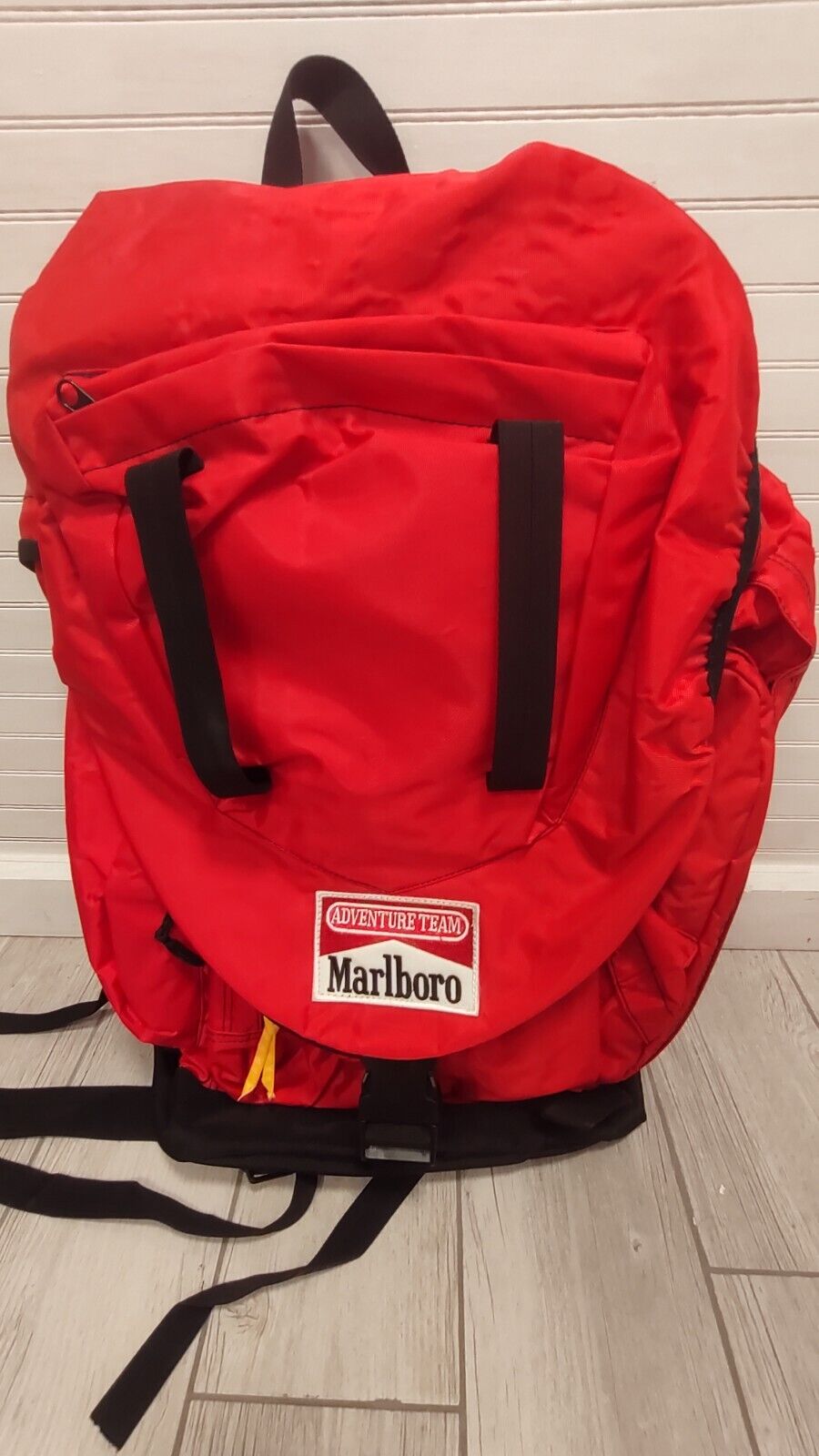 VTG Marlboro Adventure Team Red Large Camping Hiking Backpack Great Condition
