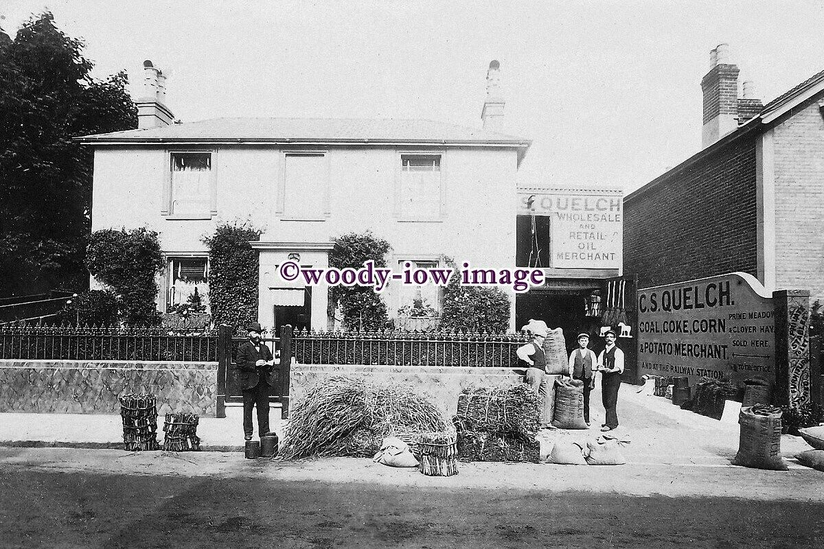 rt0385 - Isle of Wight - C.S.Quelch's on Monkton Street in Ryde - print 6x4