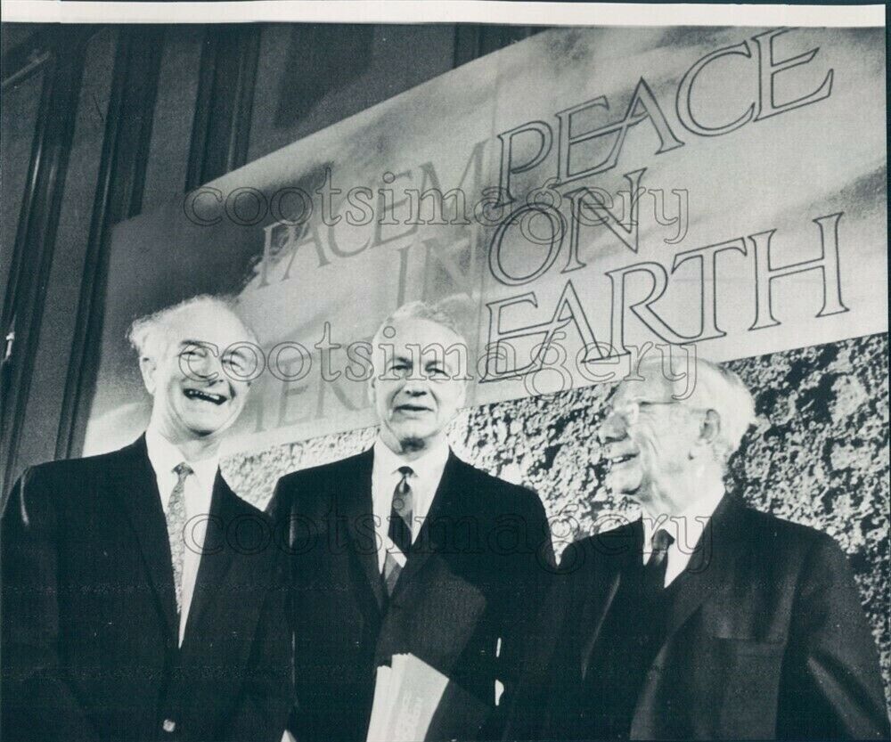 1965 Press Photo Linus Pauling R Hutchins Paul Tillich Peace Conference 1960s