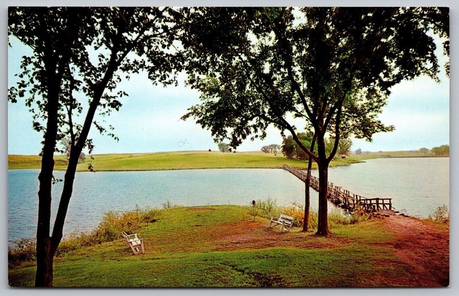 Fairfield Iowa Walton Lake & Golf Course Scenic Waterway Chrome Postcard
