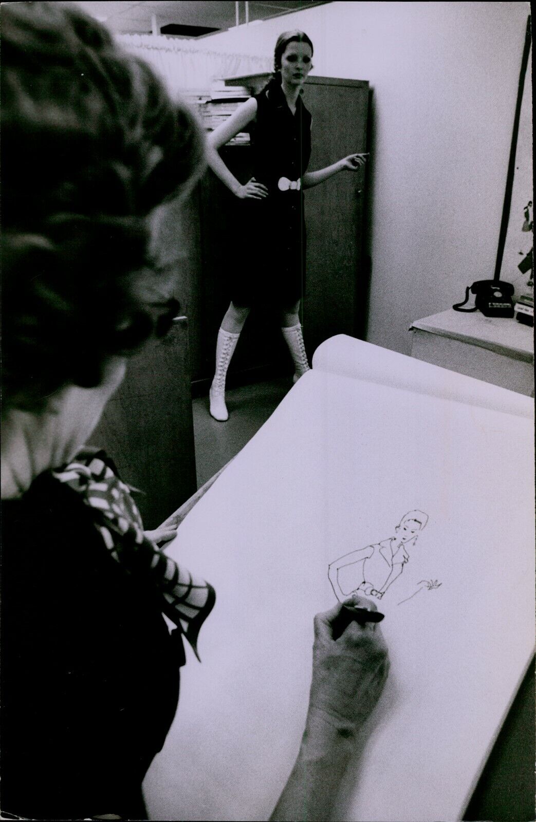 LG858 1971 Orig Duane Braley Photo ARTISTS MODEL Fashion Sketch Beautiful Woman