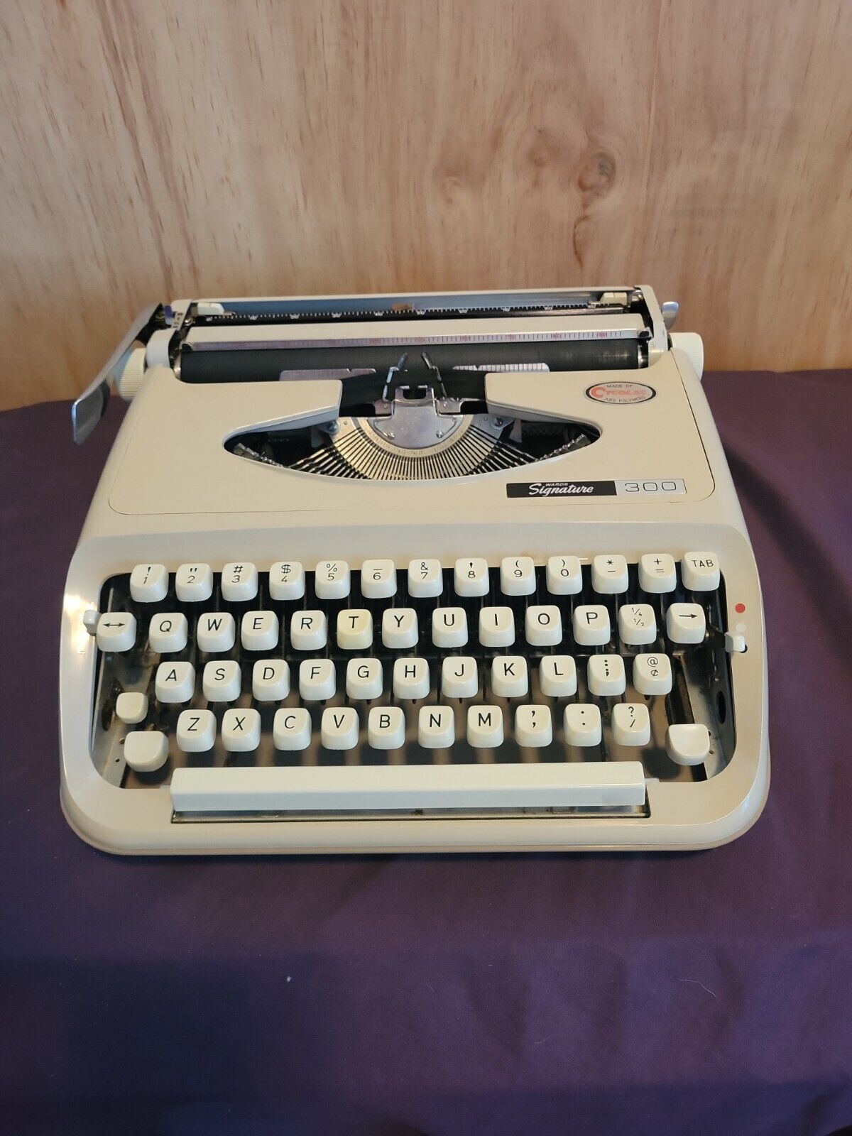 Montgomery Ward signature 300 typewriter