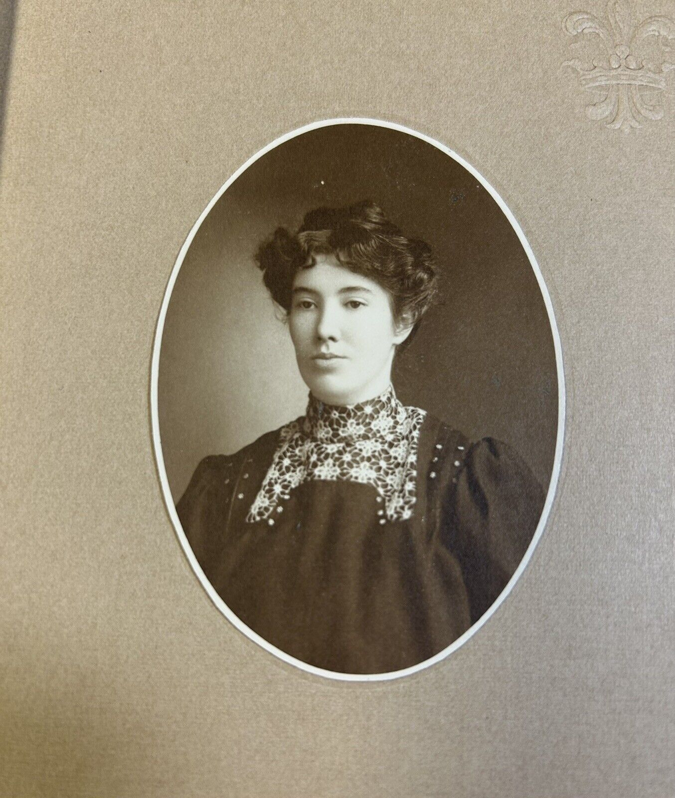 Antique 1800s Oval Portrait, Stern Woman in Frilly Dress, Fairfield Iowa Antique