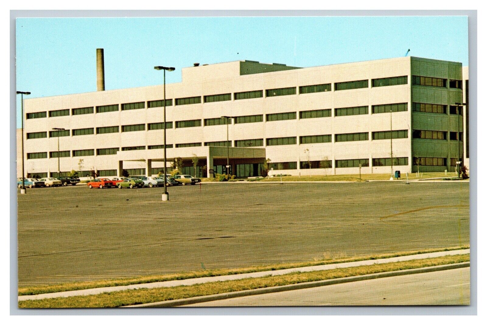 Marshfield, WI, Wisconsin, Marshfield Clinic Street View, Vintage Postcard 