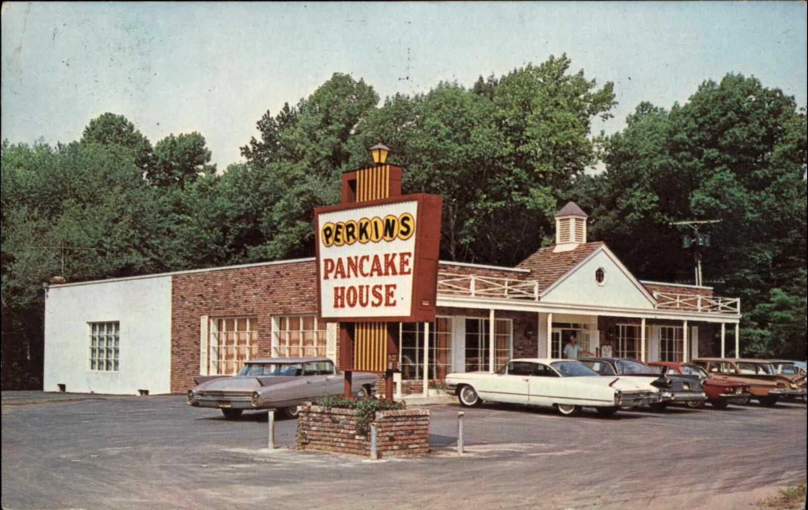 Middletown New Jersey NJ Perkins Pancake House Classic Cars Vintage Postcard