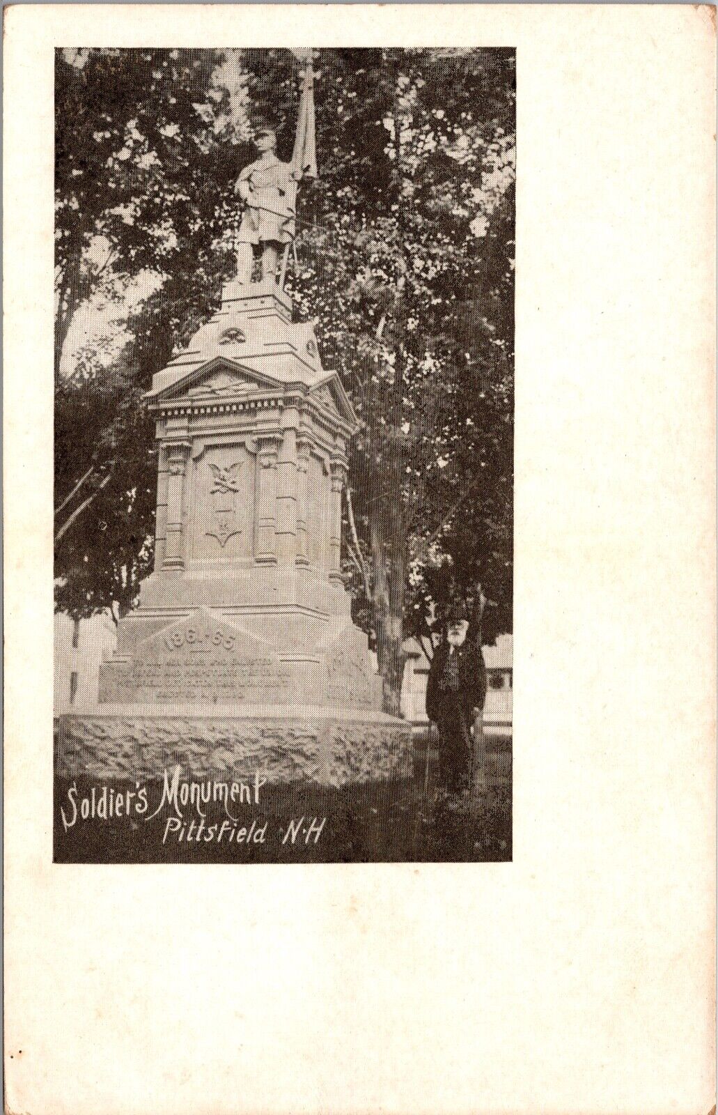 Soldier\'s Monument Pittsfield N.H. 1900\'s Undivided Back Postcard Black White 9M