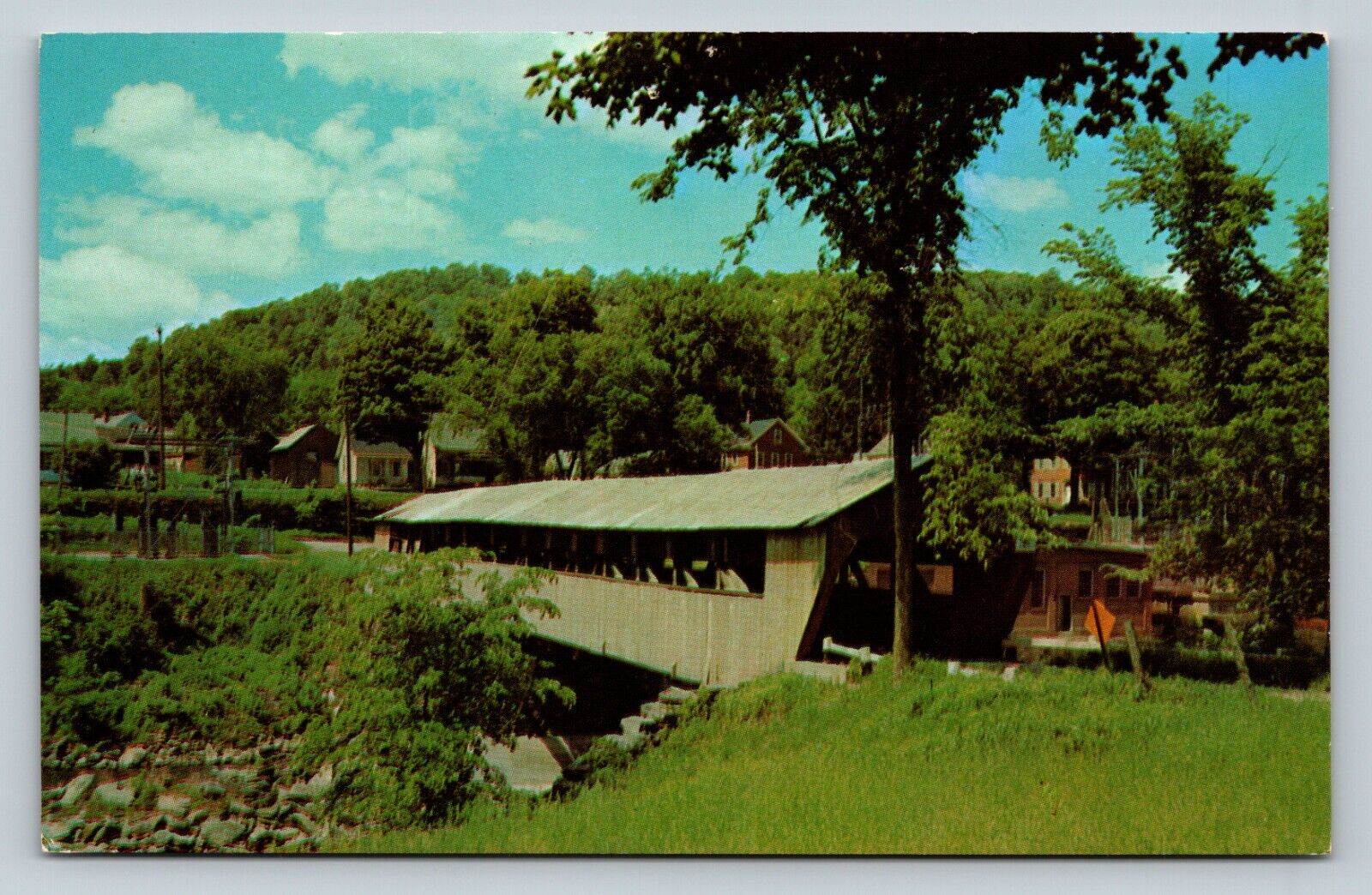 Taftsville Vermont Covered Bridge Over Ottauquechee River VINTAGE Postcard