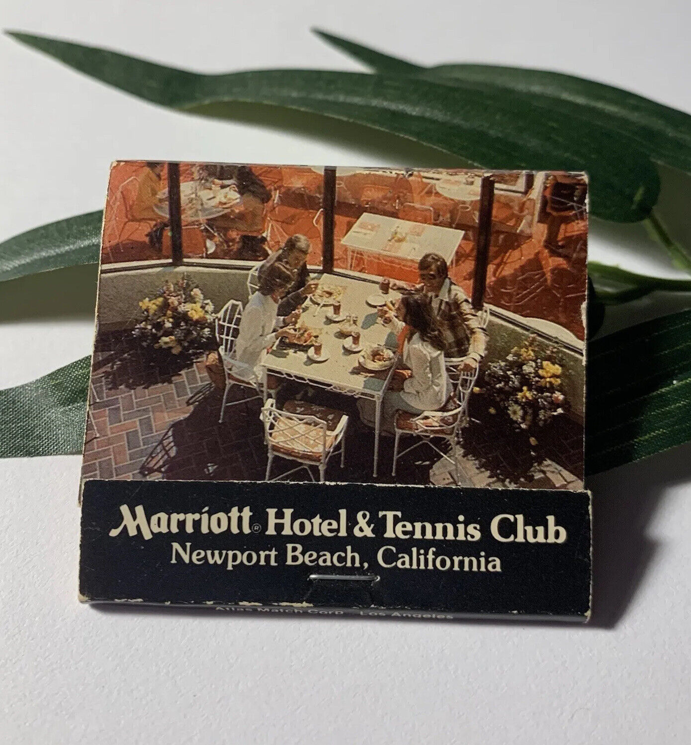 Old Newport Beach Marriott Hotel & Tennis Club Matchbok Newport Beach History ~