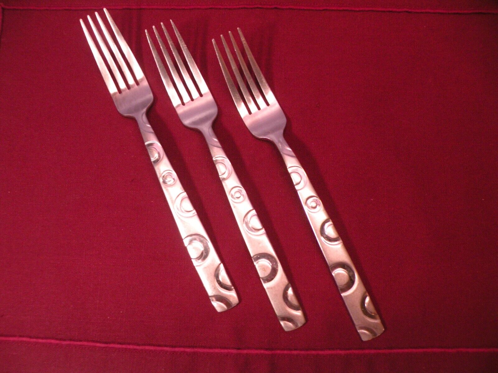 Set Of 3 Cambridge Hemisphere Stainless Steel Dinner Forks 8 1/4 GE2