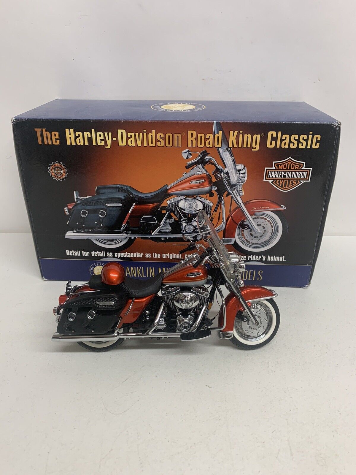 Franklin Mint  1999  Harley Davidson  Road King Classic 