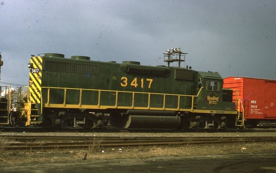 RDG reading railroad GP-39-2 3417 original slide
