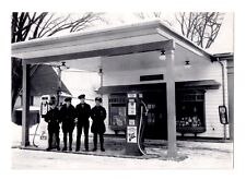 Concord, New Hampshire Texaco Station Postcard (Cyr-1930) Pumps & Crew Un-posted picture