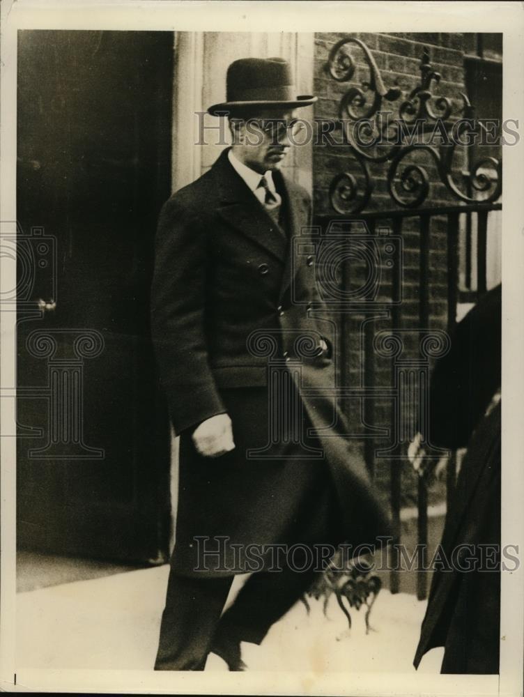 1936 Press Photo Walter Turner Monkton Leaving the Home of the Prime Minister