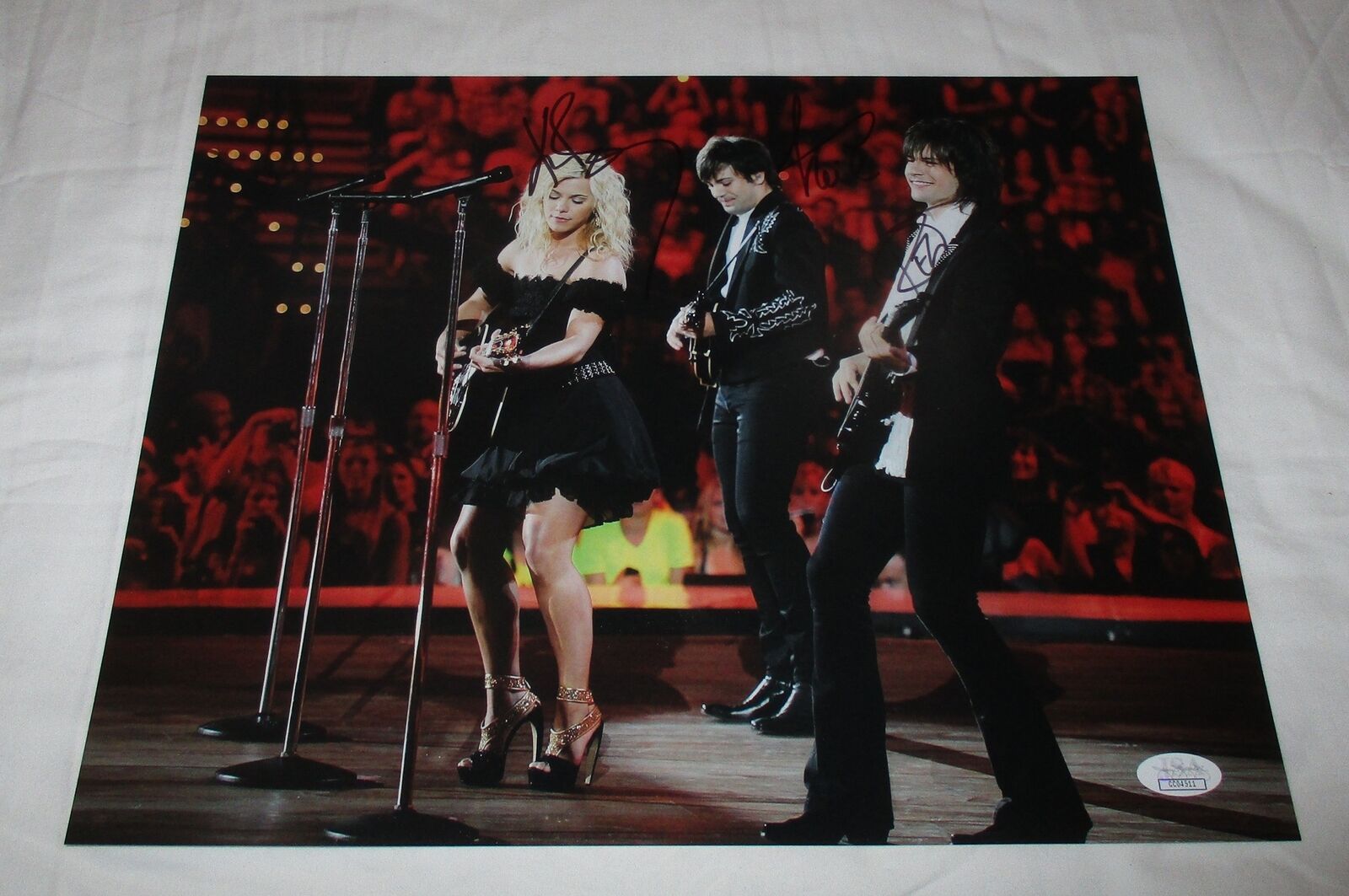 THE BAND PERRY SIGNED 11X14 PHOTO JSA