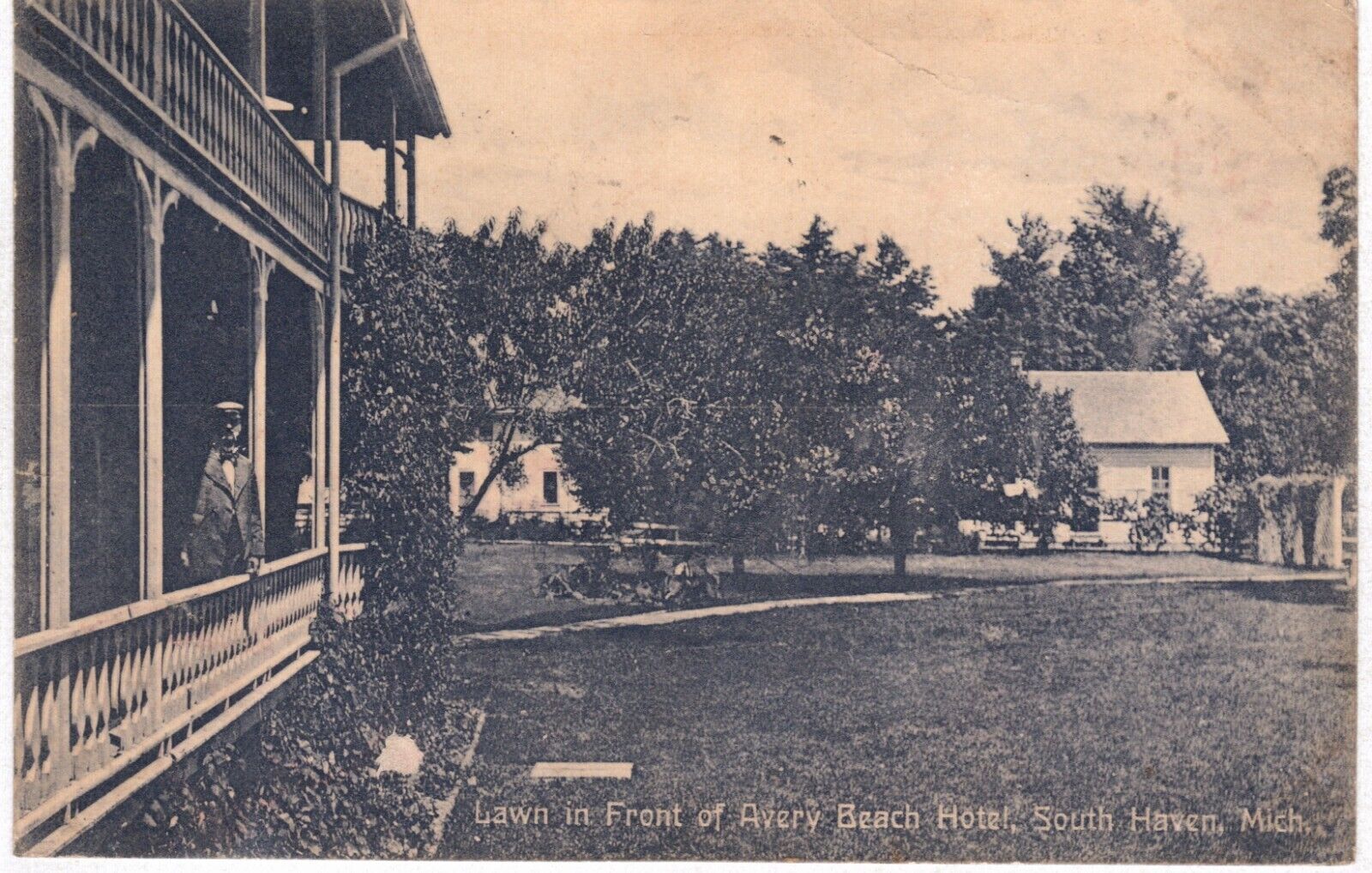 Postcard - South Haven, Michigan MI - Avery Beach Hotel - Posted in 1909 (M1p)