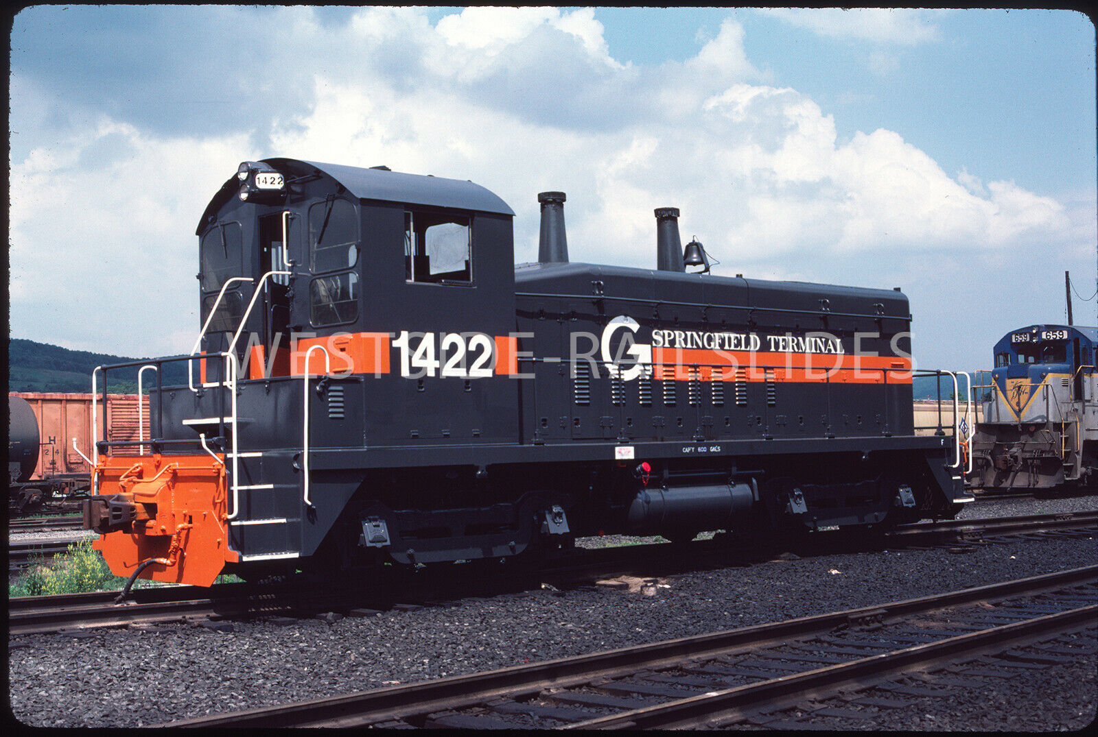 Original Slide - Guilford/Springfield Terminal SW9 #1422 Fresh Paint E B\'hmtn 87