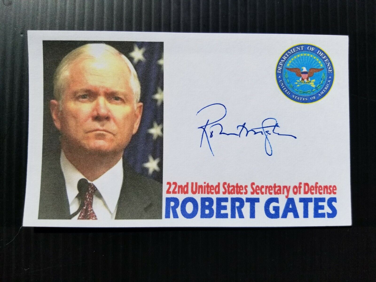 ROBERT GATES 22nd US SECRETARY OF DEFENSE AUTOGRAPHED 3X5 INCH INDEX CARD