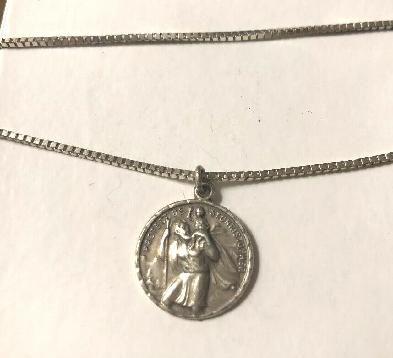 VINTAGE STERLING SILVER ST  CHRISTOPHER  MEDAL SIGNED WELLS & 22 INCH SS CHAIN