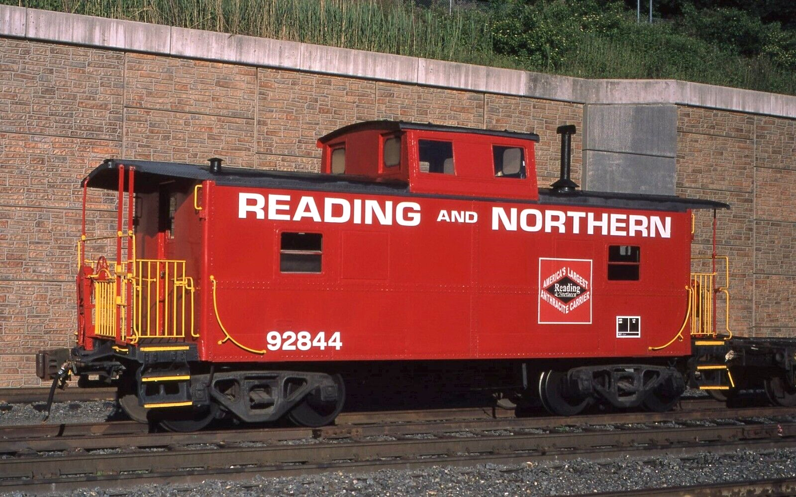 Original Slide: Reading & Northern Caboose 92844 - Fresh Paint