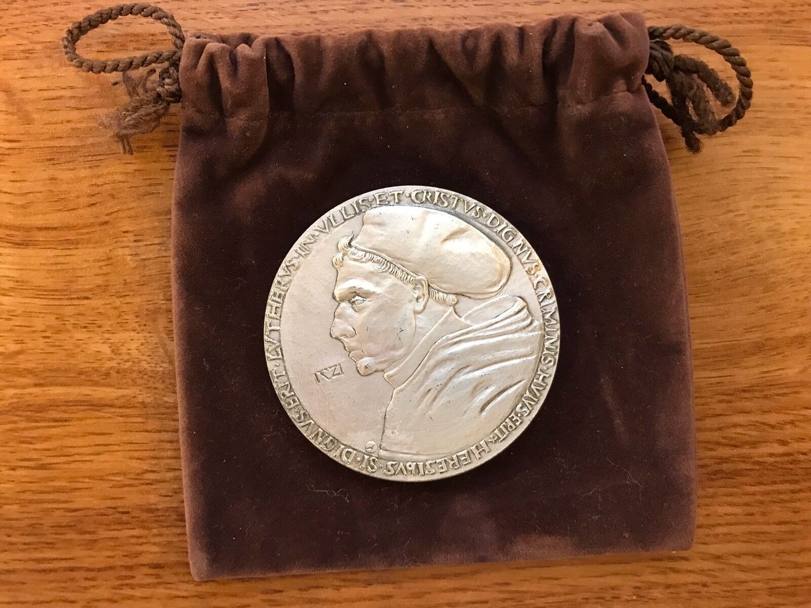 MARTIN LUTHER COMMEMORATIVE COIN MEDAL