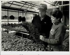 1986 Press Photo William Randall & Karen Livermore at Randall Farm, Ludlow, MA picture