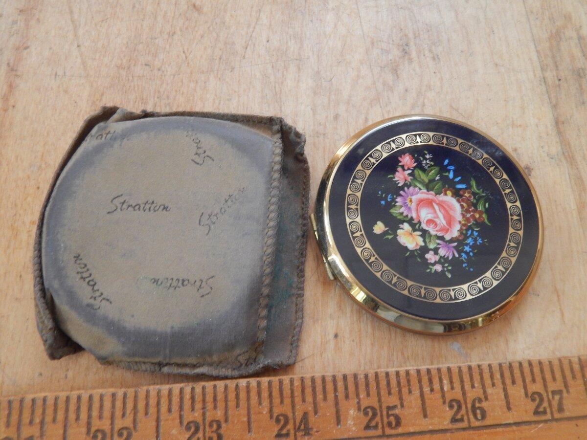 Vintage Stratton Roses Compact with Mirror & Original Cloth Cover, VG