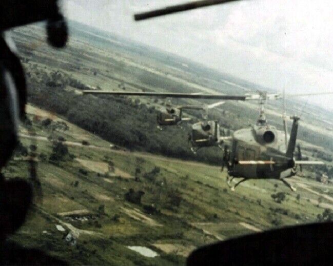 UH-1D Huey Helicopters in flight east of Lai Khe 8x10 Vietnam War Photo 961