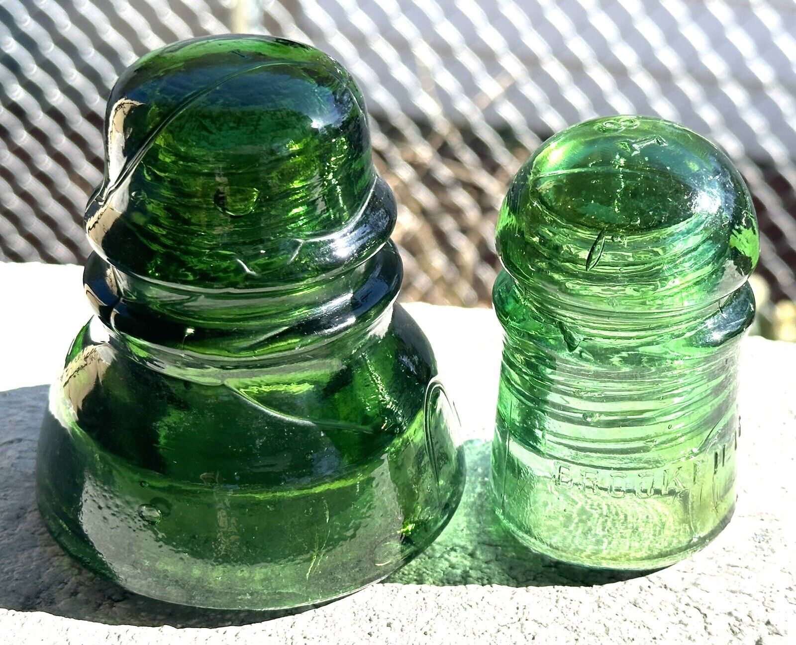 2 Antique Vintage BROOKFIELD NEW YORK GLASS INSULATORS Emerald & Apple Green VGC