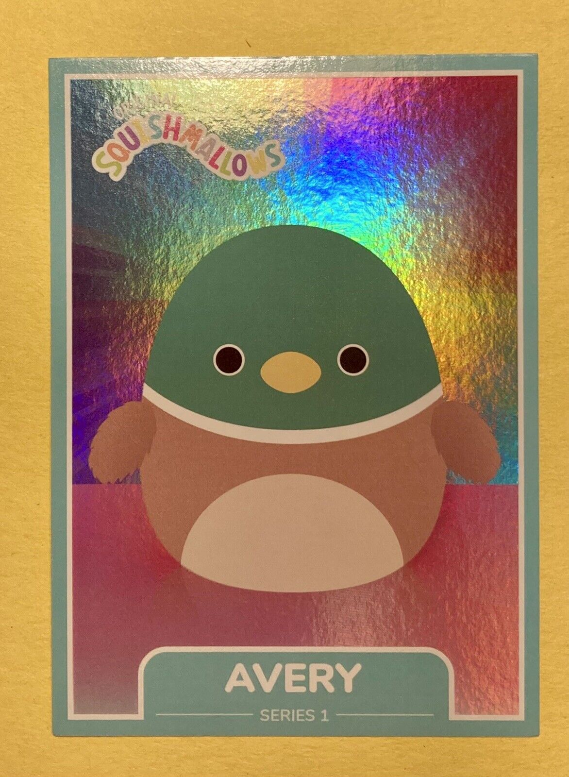 SQUISHMALLOW TRADING CARD-AVERY #48-HOLO