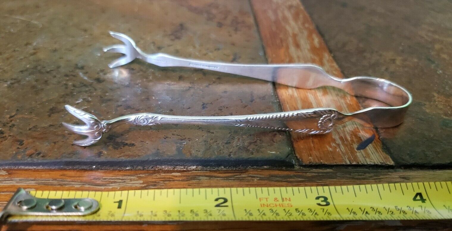 🔎👀REED & BARTON ANTIQUE c1890 CLARENDON SILVERPLATED CLAW SUGAR CUBE TONGS