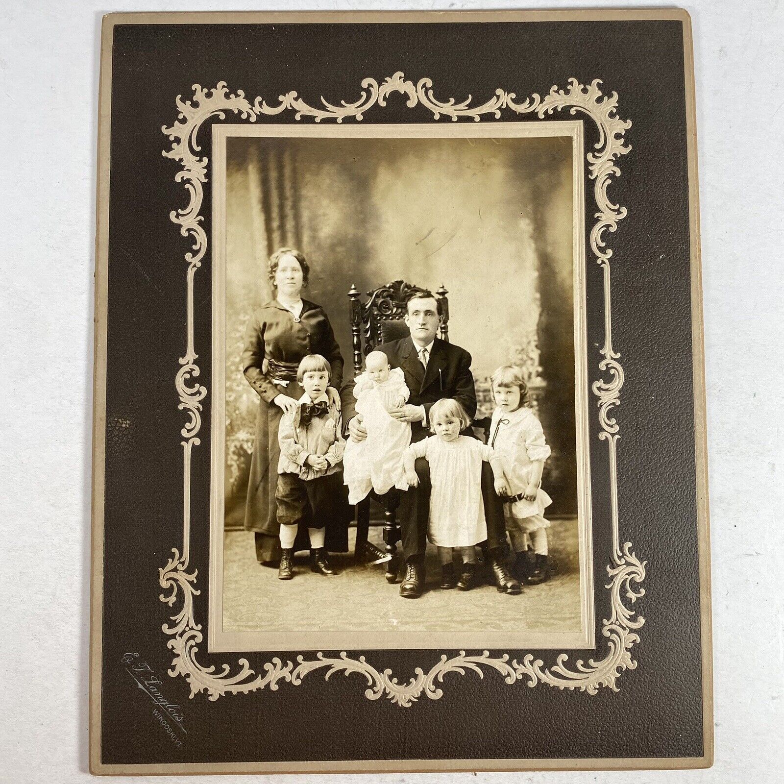 Antique Cabinet Photo Winooski VT Family Portrait Spooky Creepy Exposure C1899