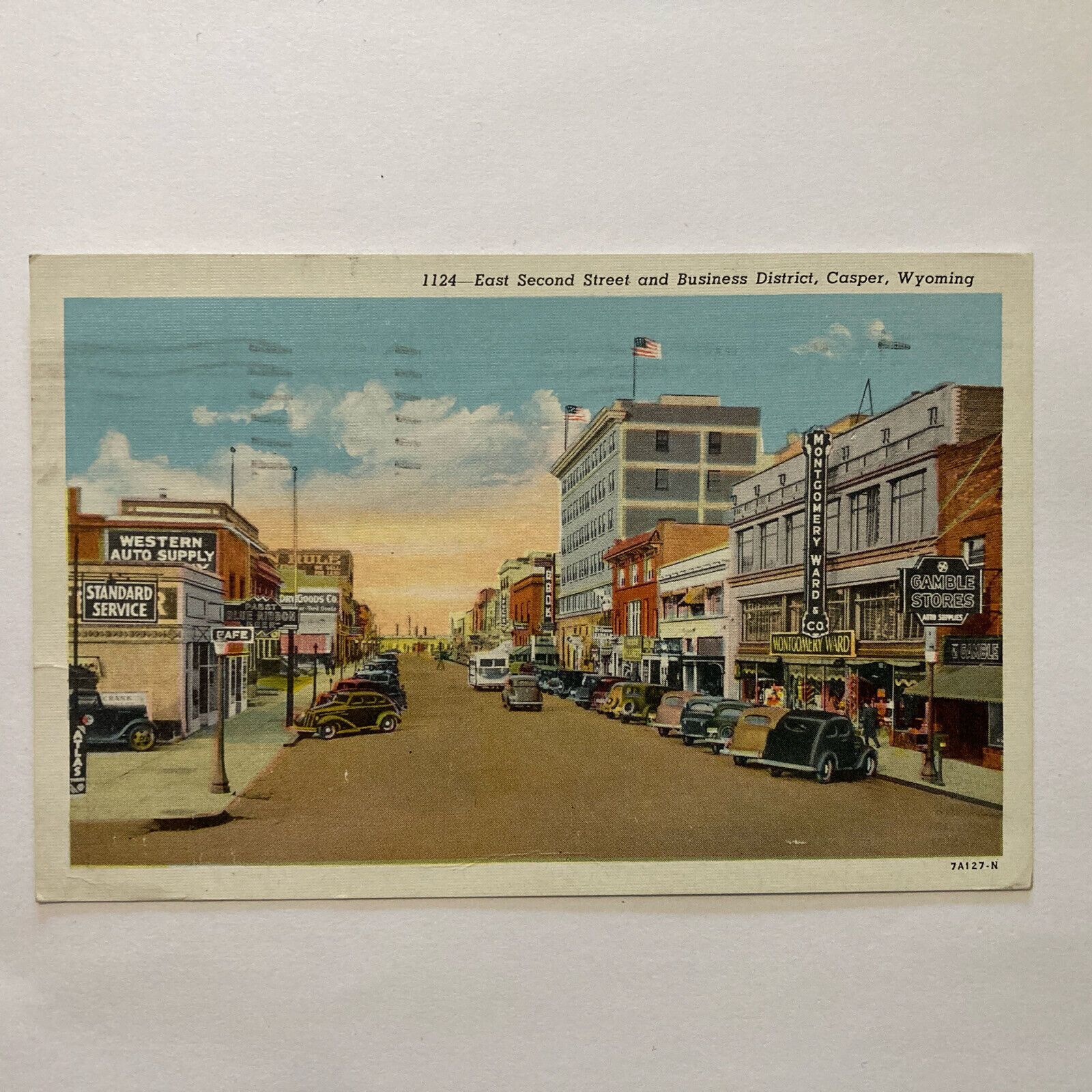 Postcard    CASPER, WY.  EAST SECOND STREET, Cars, Western Auto, Montgomery Ward