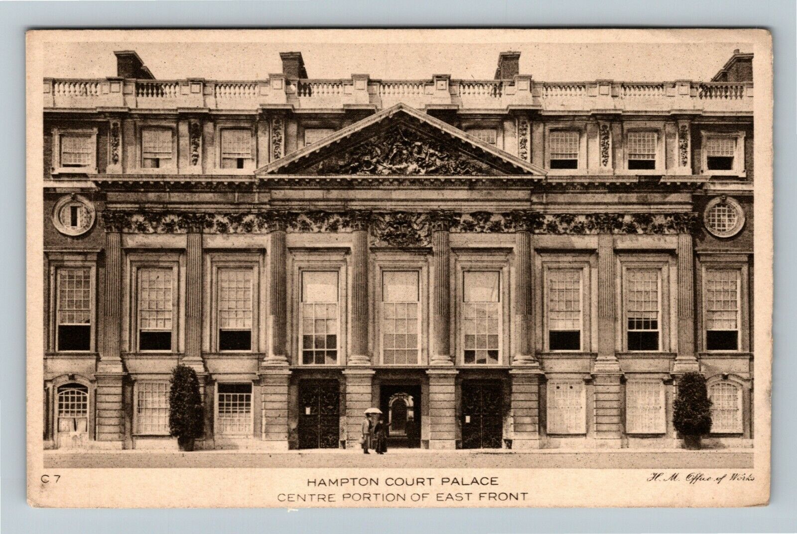 East Moseley United Kingdom, HAMPTON COURT PALACE MAIN ENTRANCE Vintage Postcard