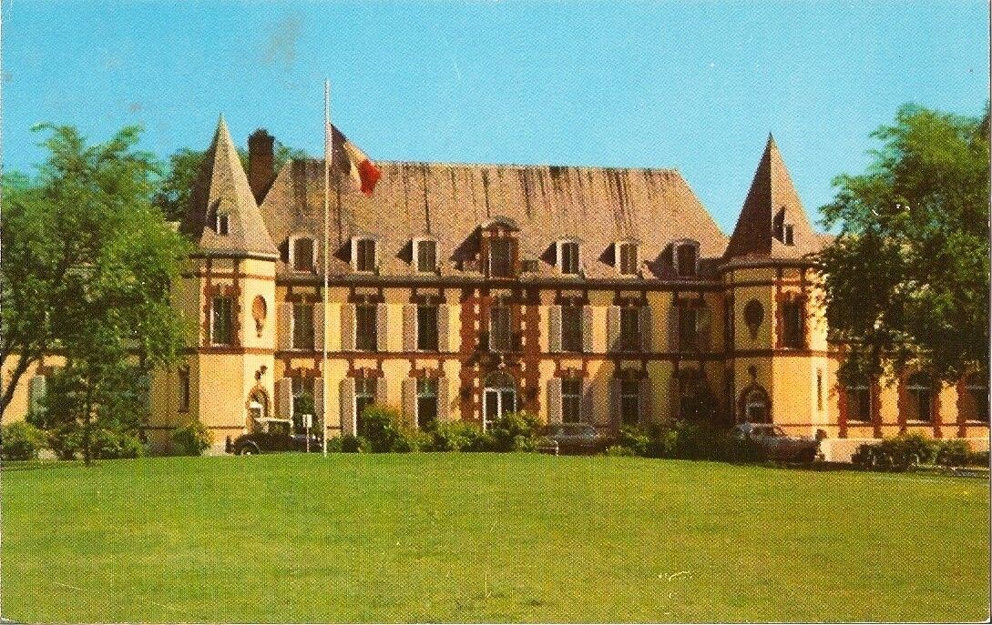 Postcard Vermont Middlebury College La Chateau Addison County Unused NrMINT