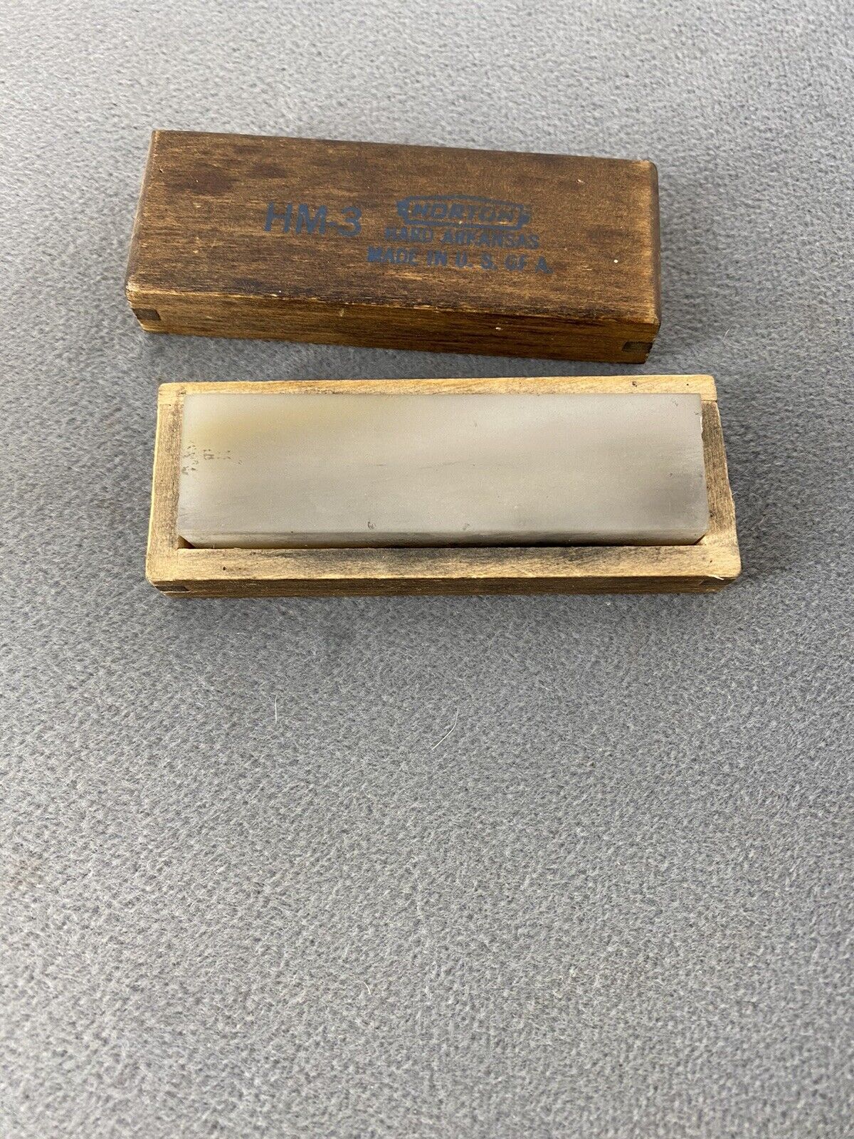 Norton HM-3 Translucent ￼Hard Arkansas Sharpening Oil Stone W/ Wood Case USA